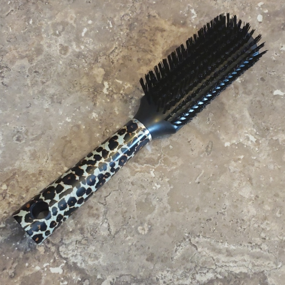 3/$25 or 5/$25:Styling Brush